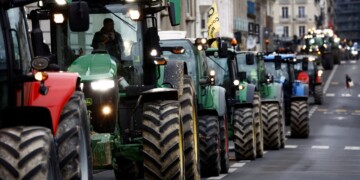 Αγρότες: «Δεν ανεβαίνουμε Αθήνα χωρίς δεσμεύσεις» – Η λίστα-φωτιά για ευλογιά, ρεύμα και επιδοτήσεις