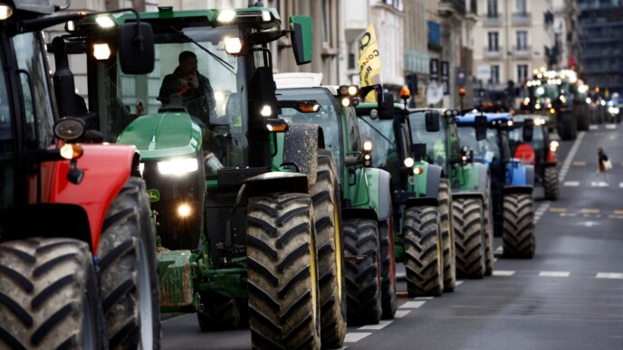 Αγρότες: «Δεν ανεβαίνουμε Αθήνα χωρίς δεσμεύσεις» – Η λίστα-φωτιά για ευλογιά, ρεύμα και επιδοτήσεις