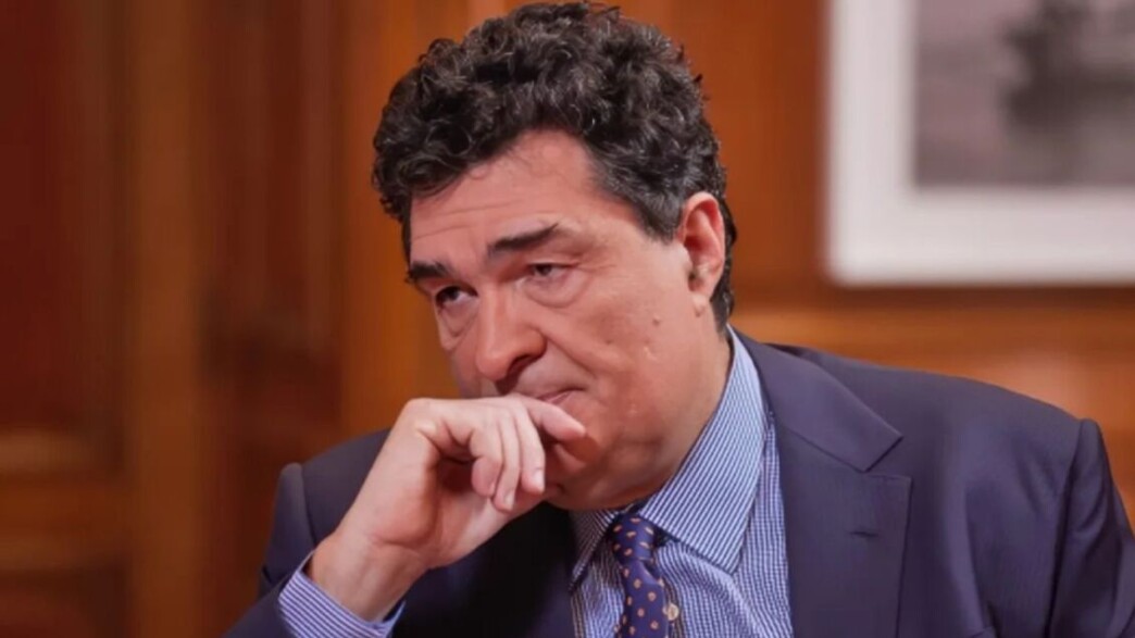 «Ο καρκίνος δεν είναι μυστικό»: Η γενναία προσωπική εξομολόγηση του Αλέξη Παπαχελά για τη μάχη με την ασθένεια