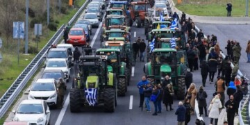«Γολγοθάς» η έξοδος της Πρωτοχρονιάς: Ο πλήρης χάρτης των μπλόκων και οι «παγίδες» για τους οδηγούς