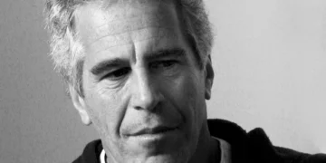 Υπόθεση Έπσταϊν: Ανοίγουν σήμερα τα «απαγορευμένα» αρχεία – Το παρασκήνιο και η οργή για τις διαγραφές