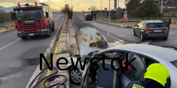 Συναγερμός στο Φάληρο: Δύο οχήματα τυλίχθηκαν στις φλόγες με διαφορά λίγης ωρας