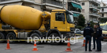 Σοβαρό τροχαίο στη Νέα Ιωνία: Μπετονιέρα παρέσυρε πεζή – Κρίσιμες ώρες για τη γυναίκα