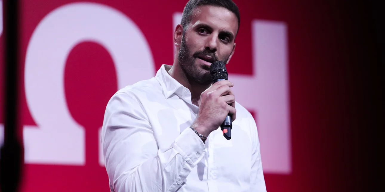 «Σεισμός» στον ΣΥΡΙΖΑ: Εκτός ευρωομάδας ο Νίκος Παππάς μετά από άγρια επίθεση σε δημοσιογράφο – Αναζητείται από τη γαλλική αστυνομία