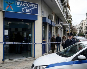 Τρόμος στον Ταύρο: Ένοπλη ληστεία σε πρακτορείο – Τραυμάτισαν με μαχαίρι 29χρονη υπάλληλο