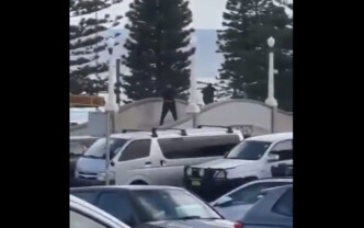 Συναγερμός στο Σίδνεϊ: Αναφορές για πυροβολισμούς και σκηνές χάους στην παραλία Μπόντι – «Αναζητήστε καταφύγιο»