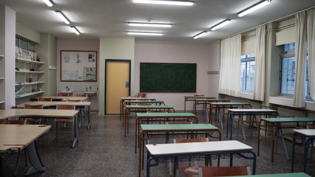 Αιγάλεω: Σάλος σε Λύκειο με ταινία που περιείχε σκηνές κτηνοβασίας – Η απίστευτη απάντηση της καθηγήτριας στις διαμαρτυρίες