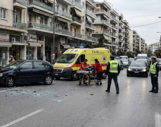 Θεσσαλονίκη: «Καραμπόλα» τριών οχημάτων στην οδό Λαγκαδά – Στο νοσοκομείο ένας τραυματίας