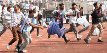 Χάος στην Ινδία για τον Μέσι: Οργισμένοι οπαδοί διέλυσαν το γήπεδο μετά το «φιάσκο» των 20 λεπτών