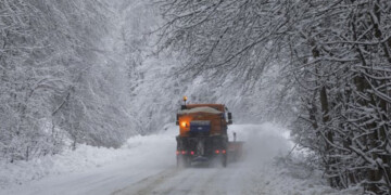 Λευκή Πρωτοχρονιά: Πού θα χιονίσει μέχρι το κύμα – Η πρόβλεψη Τσατραφύλλια για τις επόμενες ώρες