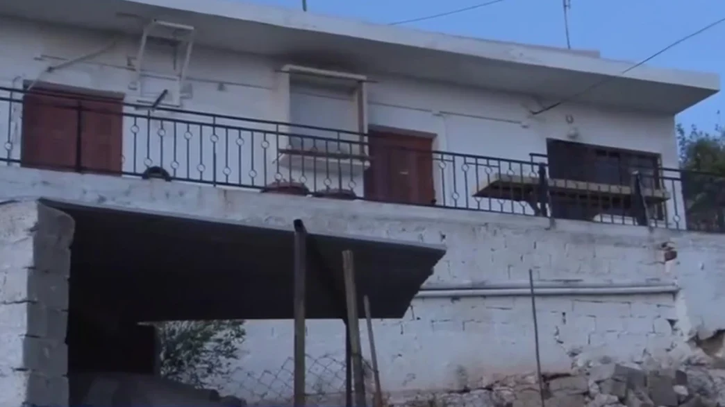 Τραγωδία στο Κερατσίνι - Ηλικιωμένο ζευγάρι δεν άντεξε την απώλεια του γιου τους και πέθαναν ο ένας δίπλα στον άλλον