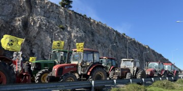 Αγρότες: «Ναι» στον διάλογο με ανοιχτούς δρόμους – Ο χάρτης των μπλόκων μέχρι την Τρίτη