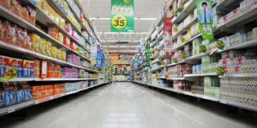 Ποια σούπερ μάρκετ και καταστήματα λειτουργούν σήμερα 2 Ιανουαρίου: Η λίστα για τα ψώνια της τελευταίας στιγμής