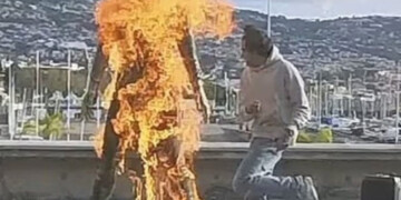 Οργή για τον βανδαλισμό στο άγαλμα του Ρονάλντο: Το έκαψε και το ανέβασε στο Instagram