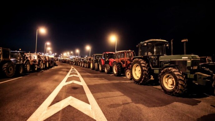 «Παραλύει» το οδικό δίκτυο: Μπαράζ αποκλεισμών σε Εγνατία και Αθηνών - Λαμίας – Πού θα κοπεί η κυκλοφορία