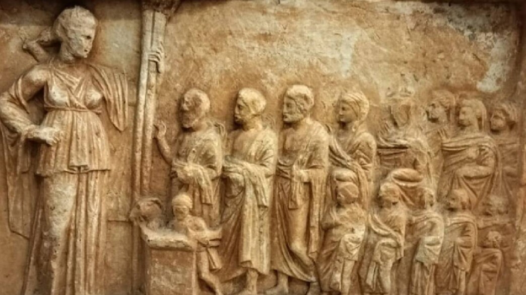 «Θησαυρός» από το Λονδίνο: Το σπάνιο ανάγλυφο της Αρτέμιδας που επέστρεψε στην Ελλάδα μετά από δεκαετίες