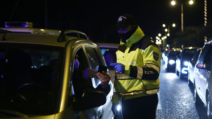 Θεσσαλονίκη: Επεισοδιακή σύλληψη 33χρονου – Έβρισε τροχονόμους και τράπηκε σε φυγή