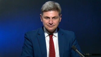 «Η έδρα ανήκει στον λαό»: Η ηχηρή απάντηση Φαραντούρη στον ΣΥΡΙΖΑ και η άρνηση παράδοσης της έδρας