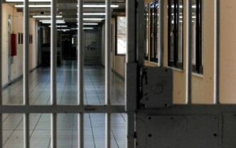 Φυλακές Μαλανδρίνου: Έφοδος της αστυνομίας στα κελιά - Εντοπίστηκαν μαχαίρια, ναρκωτικά και κινητά τηλέφωνα