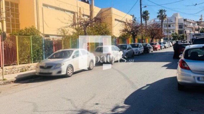 Σοκ στο Ηράκλειο: Αυτοκίνητο παρέσυρε μαθητή μπροστά στα μάτια της μητέρας του