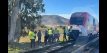 Συναγερμός στην Ισπανία: Τρένο «καρφώθηκε» σε γερανό – Καταγγελίες για «τυφλό» σημείο καρμανιόλα