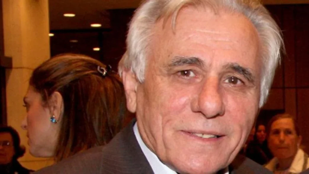 Πέθανε ο Σπύρος Καρατζαφέρης: Συντετριμμένος ο αδερφός του, Γιώργος – Το τέλος μιας εποχής για τον Τύπο