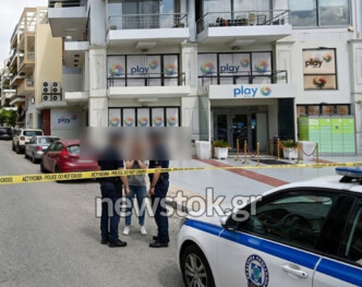 Πειραιάς: Ληστεία με την απειλή μπαλτά στο Μικρολίμανο – Έδεσαν την υπάλληλο και αφαίρεσαν 12.000 ευρώ