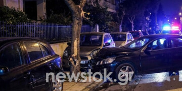 «Ράλι» τρόμου στην Κηφισιά: Οδηγός με αλκοόλ 7 φορές πάνω από το όριο «θέρισε» δέντρα και 7 παρκαρισμένα οχήματα