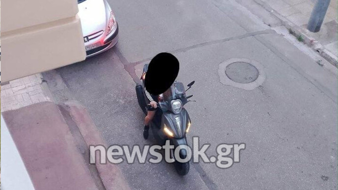 Πετρούπολη: Βίντεο ντοκουμέντο από την κλοπή μηχανής στην οδό Λαυρίου - Αναζητείται ανθρακί Piaggio Beverly