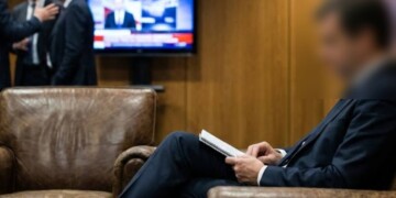 Υπουργός που “τραβήχτηκε πίσω” επίτηδες