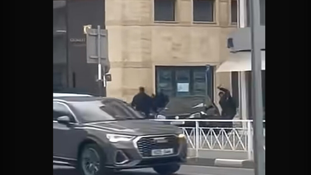 Λάρνακα: «Πόλεμος» με τσεκούρια και πυροβολισμούς μια ανάσα από την Αστυνομία – Γνωστό πρόσωπο στο κάδρο