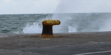Απαγορευτικό Απόπλου: «Δένουν» κάβους τα πλοία στην Αττική – Ποια δρομολόγια ακυρώνονται τώρα