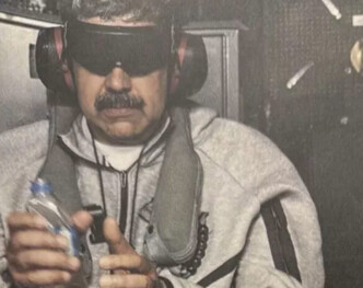 Η φωτογραφία - ντοκουμέντο της σύλληψης: Ο Νικολάς Μαδούρο δεμένος και με καλυμμένα μάτια