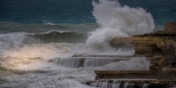 Τραγωδία στη Μάλτα: Εντοπίστηκε η σορός της 13χρονης που «κατάπιε» η θάλασσα μπροστά στην οικογένειά της