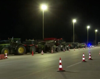 Ρεβεγιόν στην άσφαλτο και «τελεσίγραφο» για Αθήνα: Οι αγρότες σκληραίνουν τη στάση τους μετά την Πρωτοχρονιά