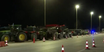 Ρεβεγιόν στην άσφαλτο και «τελεσίγραφο» για Αθήνα: Οι αγρότες σκληραίνουν τη στάση τους μετά την Πρωτοχρονιά
