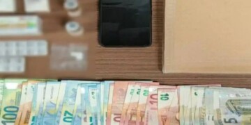 «Ροζ κοκαΐνη» μέσω ταχυδρομείου: Η παγίδα της ΕΛ.ΑΣ. και το δέμα από την Ολλανδία που πρόδωσε τον παραλήπτη