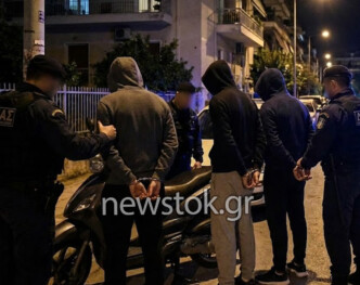 «Στα πράσα» στα Πατήσια: Χειροπέδες σε 4 ανηλίκους που «σήκωναν» μηχανή