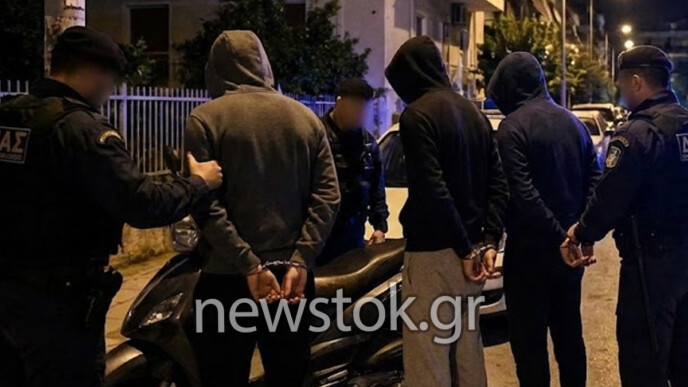 «Στα πράσα» στα Πατήσια: Χειροπέδες σε 4 ανηλίκους που «σήκωναν» μηχανή