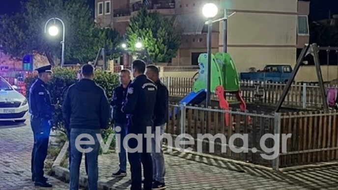 Νύχτα τρόμου στην Εύβοια – «Μίλησαν» τα μαχαίρια στην κεντρική πλατεία