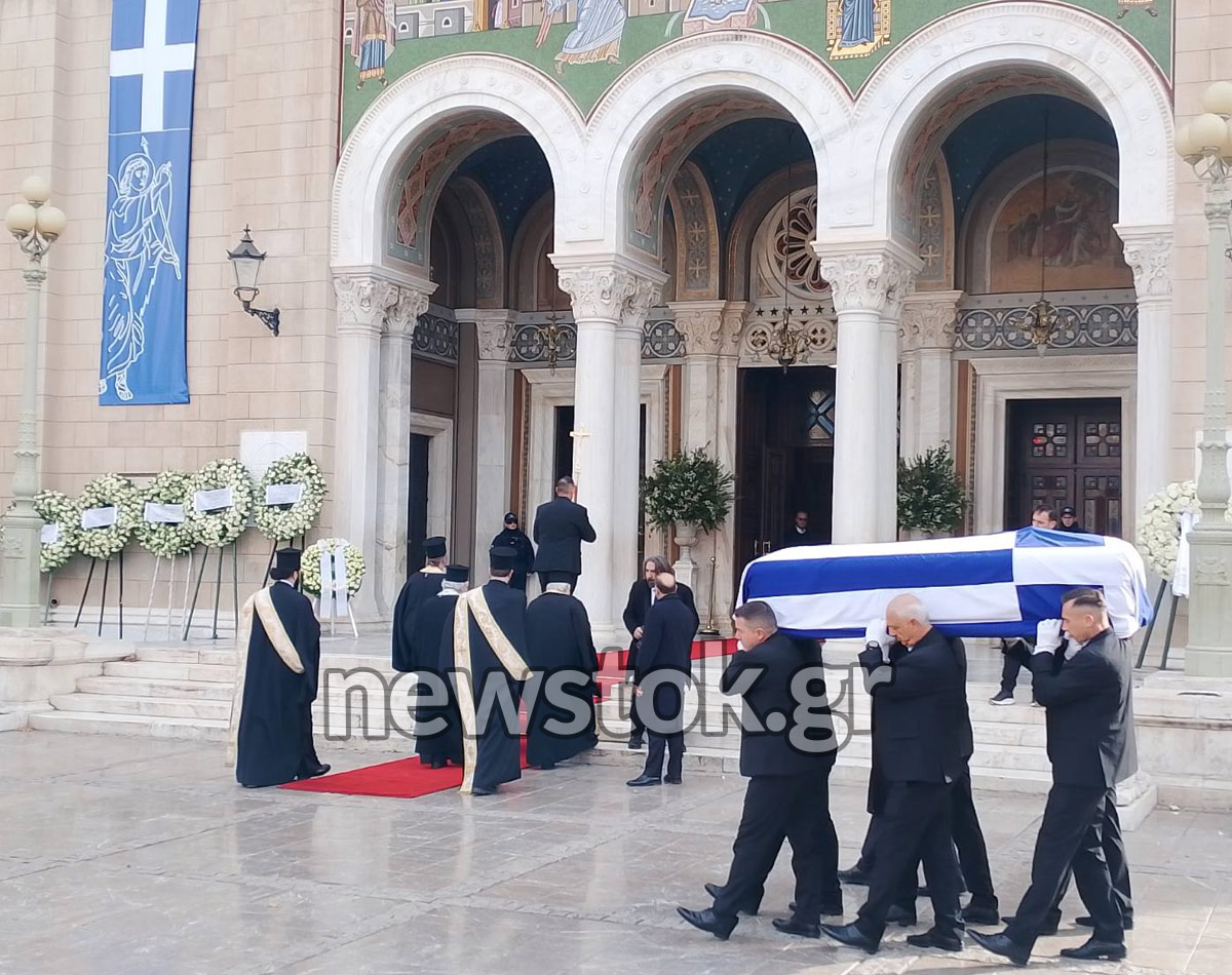 Πριγκίπισσα Ειρήνη: Το συγκινητικό «ύστατο χαίρε» στη Μητρόπολη – Ποιοι συνόδευσαν τη σορό;