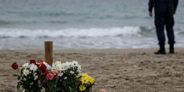 Σοκ στη Σάμο: Το κύμα «επέστρεψε» τη σορό της 7χρονης που αγνοούνταν από τα Χριστούγεννα