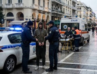 Θεσσαλονίκη: Απρόκλητη επίθεση μεθυσμένου σε 79χρονο ανήμερα της Πρωτοχρονιάς – Στο νοσοκομείο ο ηλικιωμένος