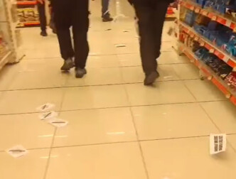 Χαμός σε σούπερ μάρκετ του Βόλου: «Καταδρομική» για την τραγωδία στη Βιολάντα – Ποδοπάτησαν προϊόντα στα ράφια