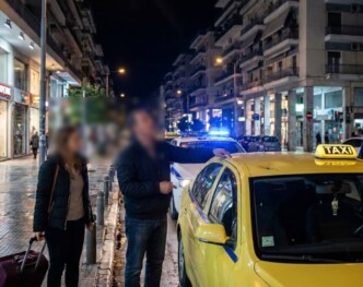 Τρόμος στο κέντρο του Βόλου: «Γάζωσαν» ταξί με αεροβόλο την ώρα που κατέβαζε πελάτισσα