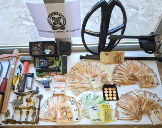 Τροιζηνία: Χειροπέδες σε «χρυσοθήρες» που άδειαζαν σπίτια – Η απίστευτη κλοπή με το λάδι