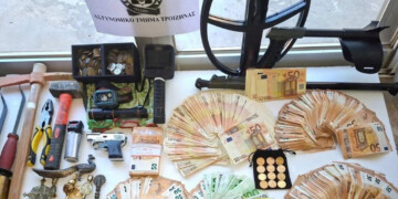 Τροιζηνία: Χειροπέδες σε «χρυσοθήρες» που άδειαζαν σπίτια – Η απίστευτη κλοπή με το λάδι