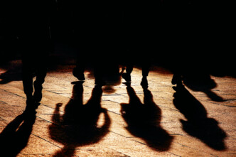 Σοκ στον Άλιμο: Αγέλη ανηλίκων έστειλε 13χρονο στο χειρουργείο με άγριο ξυλοδαρμό