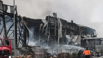 Θρήνος στα Τρίκαλα: Το σπαρακτικό αντίο στις τρεις γυναίκες της τραγωδίας στη Βιολάντα