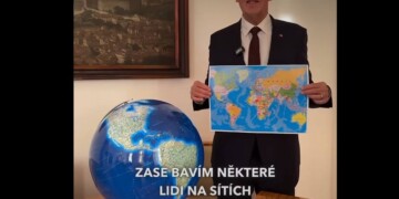 Viral: Ο Τσέχος Πρωθυπουργός αγόρασε υδρόγειο 600 ευρώ για να «εντοπίσει» τη Γροιλανδία